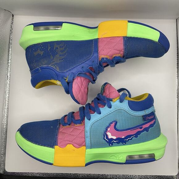 Men’s 9.5 Nike LeBron Witness 8 I Promise School Basketball Shoes HJ2962-900 main image 5